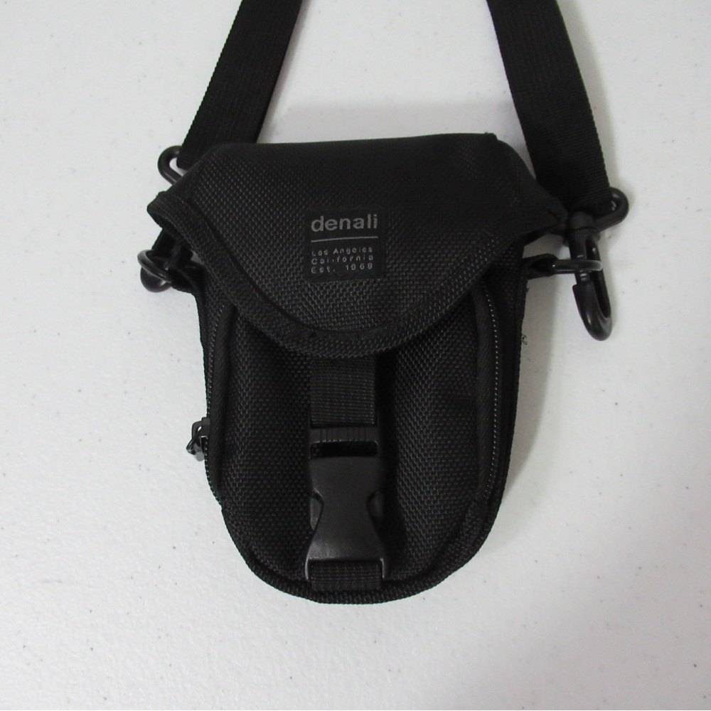 Denali Crossbody | Belt Camera Bag - Picture 3 of 13